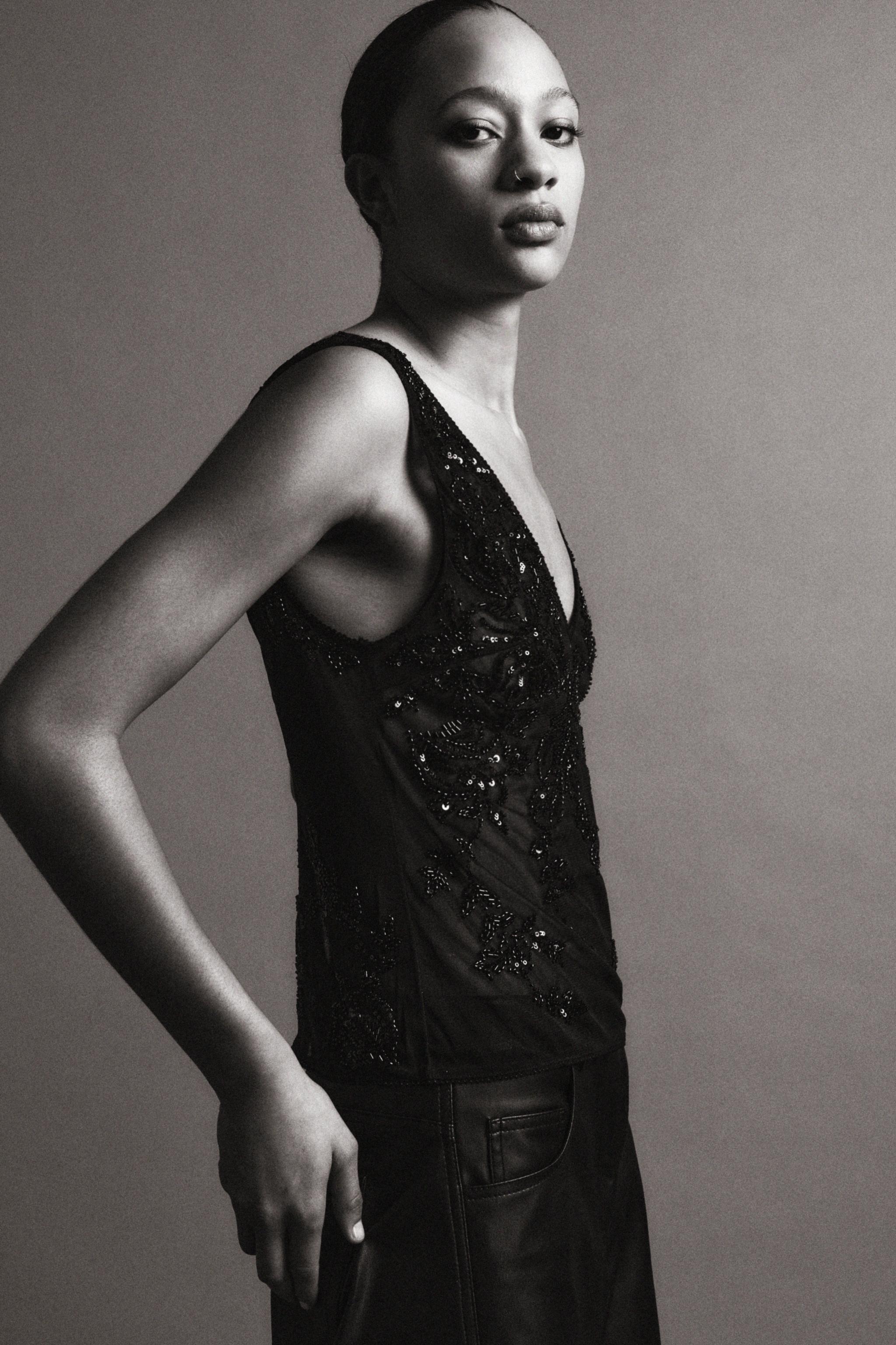 EMBROIDERED TULLE STRAP TOP